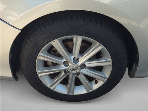 Used 2014 Toyota Camry XLE FWD image 6