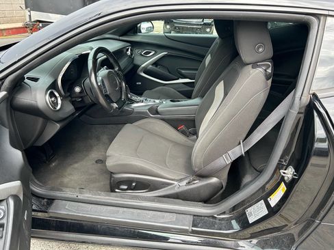 Used 2019 Chevrolet Camaro LT w/ Technology Package RWD image 12