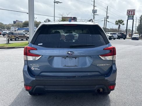 Used 2020 Subaru Forester Premium image 7
