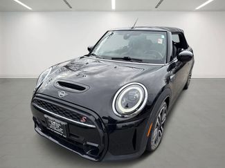 Used 2022 MINI Cooper S video 2