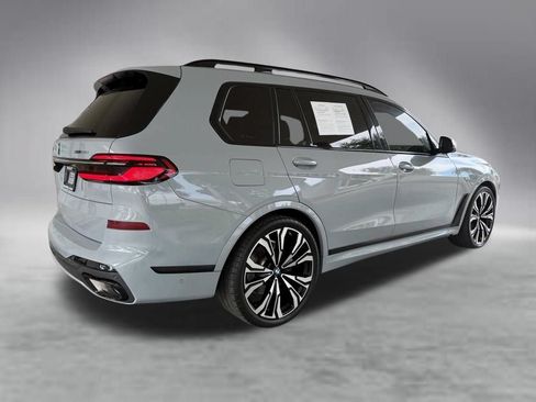 Used 2023 BMW X7 xDrive40i w/ M Sport Package AWD/4WD image 3