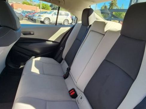 Used 2022 Toyota Corolla LE FWD image 9