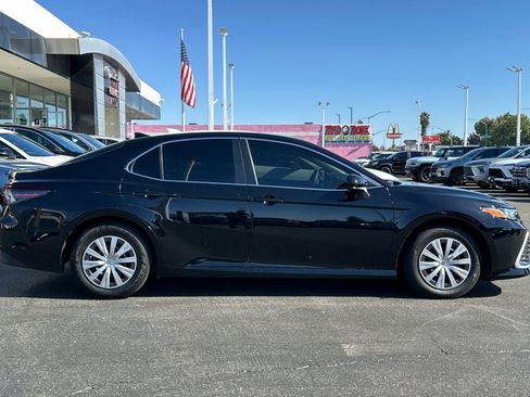 Used 2023 Toyota Camry LE image 3