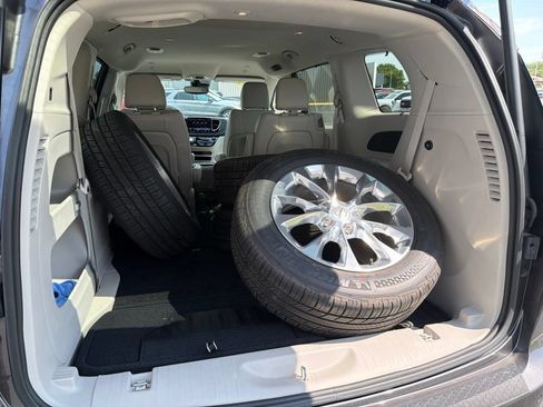 Used 2021 Chrysler Pacifica Touring-L AWD/4WD image 14