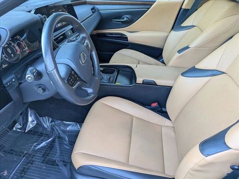 Certified 2025 Lexus ES 350 w/ Premium Package image 16