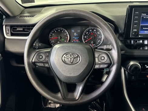 Used 2021 Toyota RAV4 LE AWD/4WD image 16