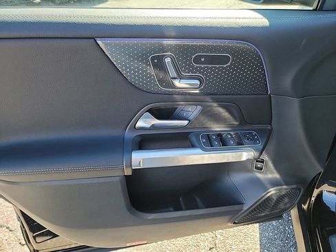 New 2025 Mercedes-Benz GLB 250 4MATIC image 10