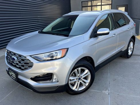 Used 2019 Ford Edge SEL w/ Equipment Group 201A image 2
