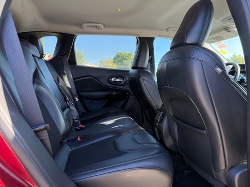 Used 2020 Jeep Cherokee Latitude Plus FWD image 15