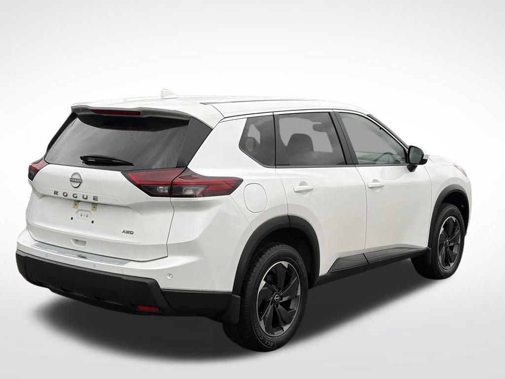 Used 2025 Nissan Rogue SV AWD/4WD image 6