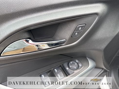 Used 2025 Chevrolet Trax RS w/ Sunroof Package image 9