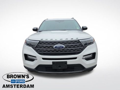 Used 2023 Ford Explorer XLT w/ Equipment Group 202A AWD/4WD image 2