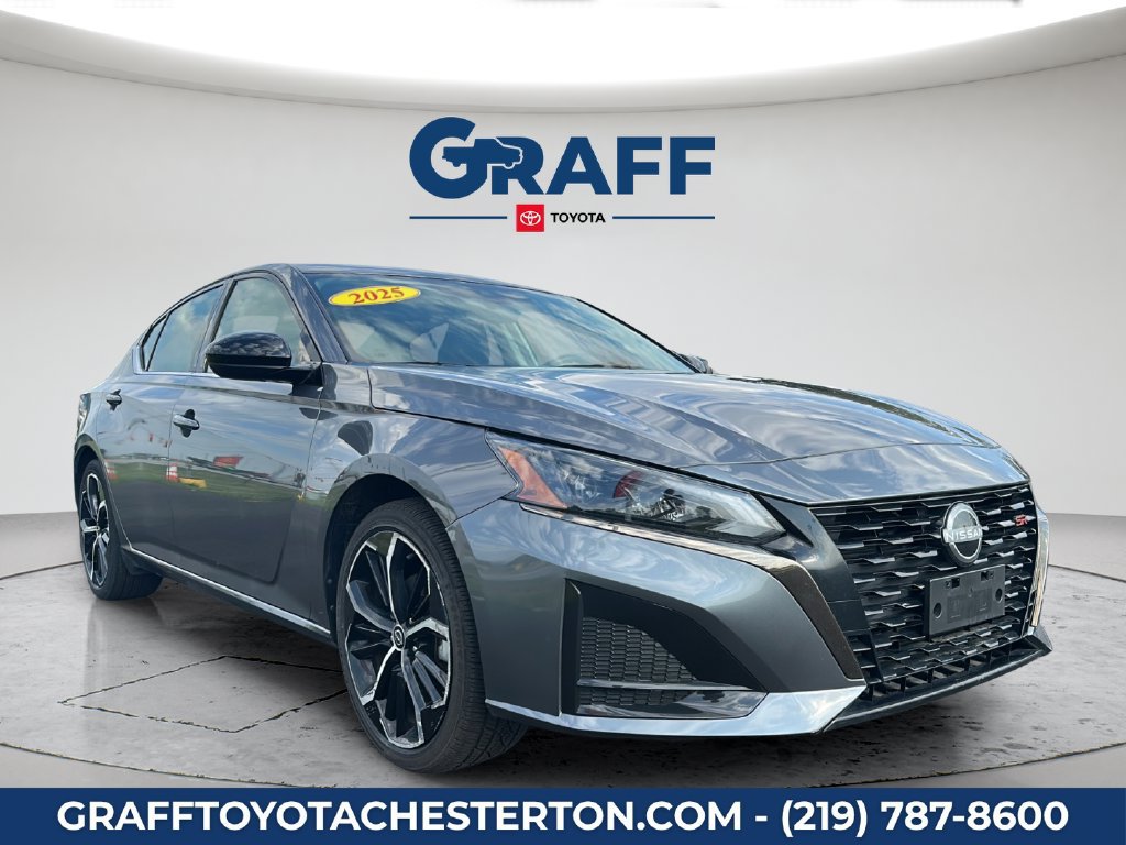 Used 2025 Nissan Altima 2.5 SR FWD image 3