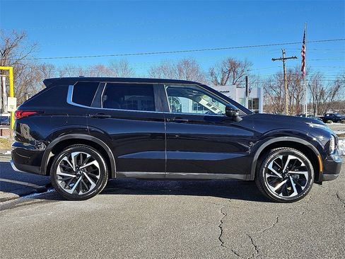Used 2024 Mitsubishi Outlander SE image 7