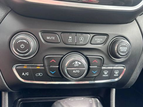 Used 2021 Jeep Cherokee Limited AWD/4WD image 15