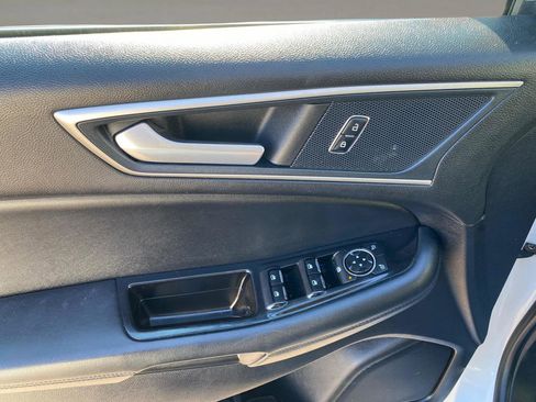 Used 2019 Ford Edge SEL image 14