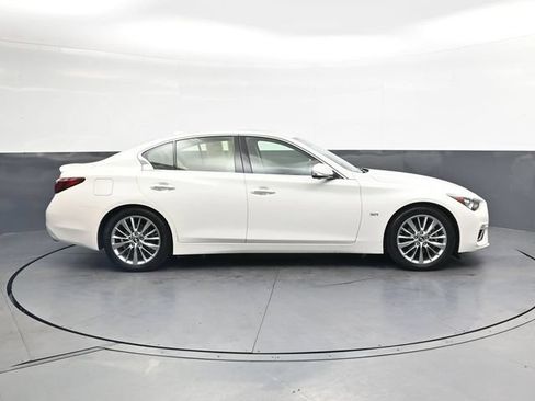Used 2018 INFINITI Q50 Luxe w/ Essential Package (3.0T Luxe) RWD image 3