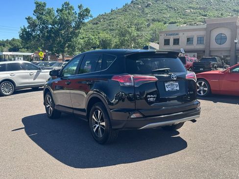 Used 2018 Toyota RAV4 XLE AWD/4WD image 5