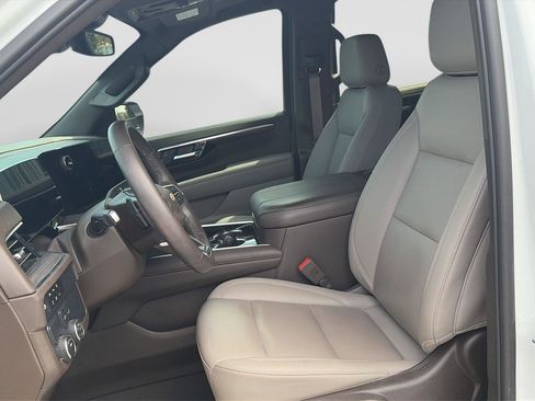 Used 2025 Chevrolet Tahoe LT w/ Comfort Package RWD image 11
