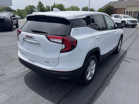 Used 2024 GMC Terrain SLE image 8