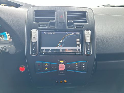 Used 2016 Nissan Leaf SV image 17