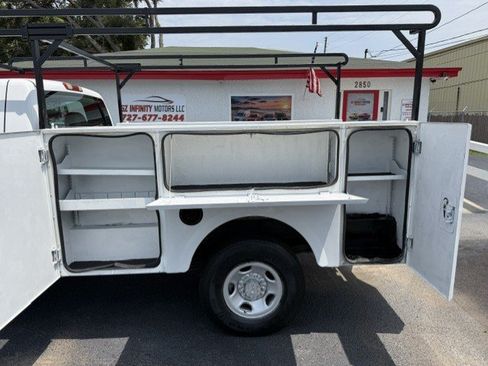 Used 2005 GMC Sierra 2500 W/T RWD image 13
