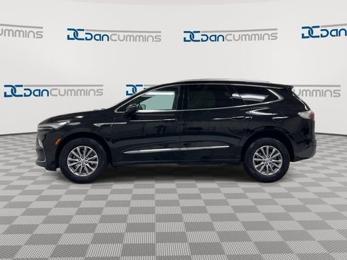 Used 2023 Buick Enclave Essence image 5