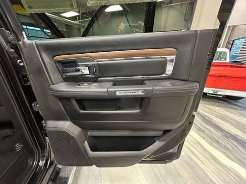 Used 2018 RAM 2500 Laramie image 39