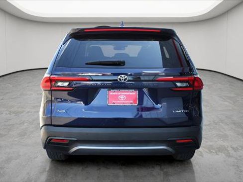 Certified 2024 Toyota Grand Highlander AWD image 4