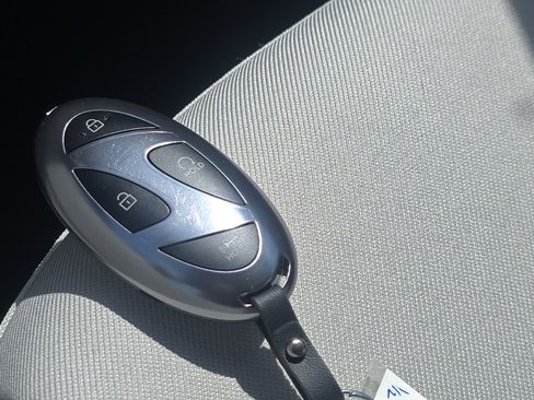 Used 2025 Hyundai Tucson SE FWD image 28