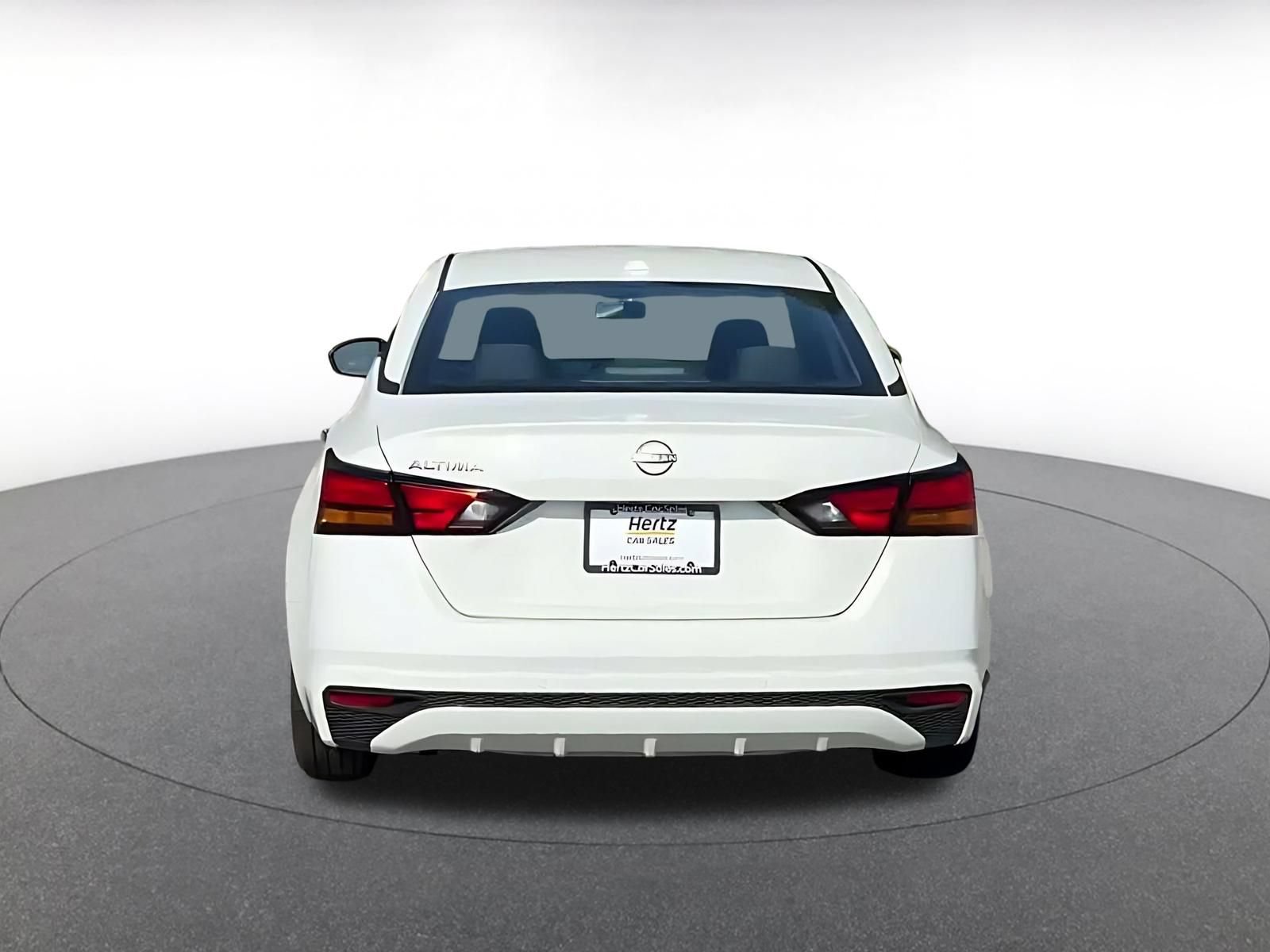 Used 2025 Nissan Altima 2.5 SV FWD image 12