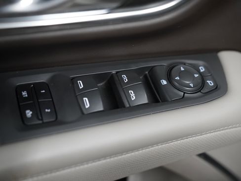 Used 2023 GMC Yukon SLT image 18