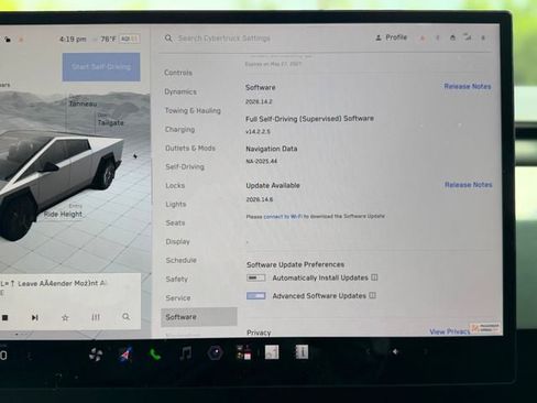 Used 2024 Tesla Cybertruck AWD Crew Cab image 39