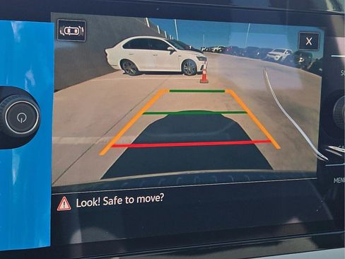 New 2026 Volkswagen Taos SE FWD image 22