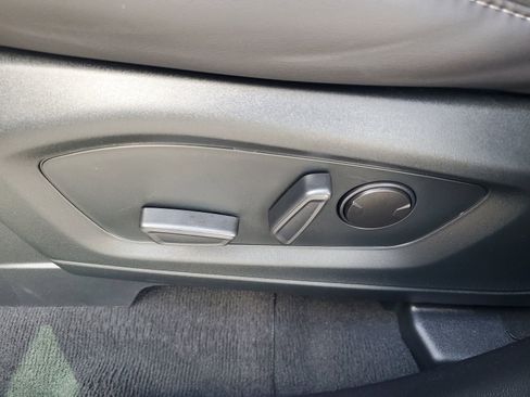 Certified 2022 Ford Explorer XLT w/ Equipment Group 202A RWD image 17