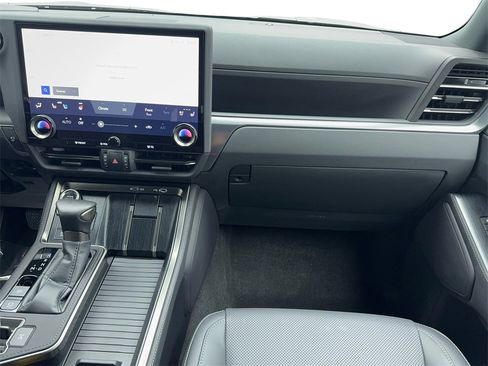 Used 2025 Lexus GX 550 image 19