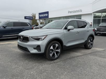 New 2025 Volvo XC40 B5 Core w/ Protection Package Premier