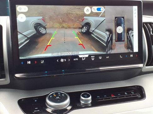 Used 2025 Ford Expedition Active image 16