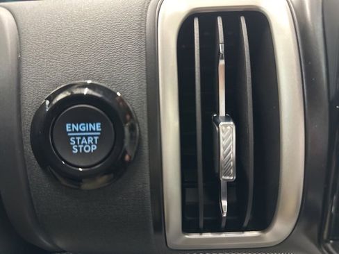 New 2025 Ford Expedition Active image 27