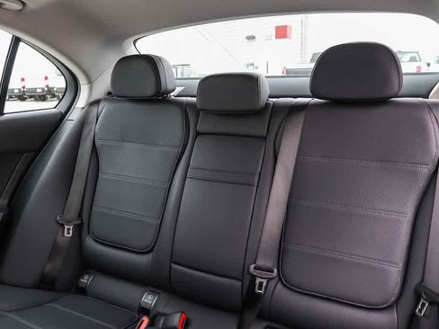 Used 2024 Mercedes-Benz C 300 Sedan image 17