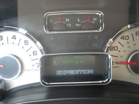 Used 2012 Ford Expedition XLT image 19