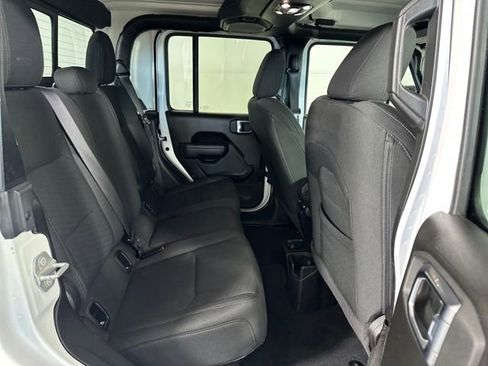 Used 2022 Jeep Gladiator Sport image 27