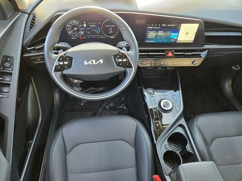 Used 2023 Kia Niro Wind FWD image 12