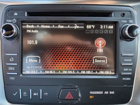 Used 2013 GMC Acadia SLE image 28