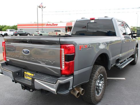 Used 2024 Ford F350 Lariat w/ FX4 Off-Road Package AWD/4WD image 8