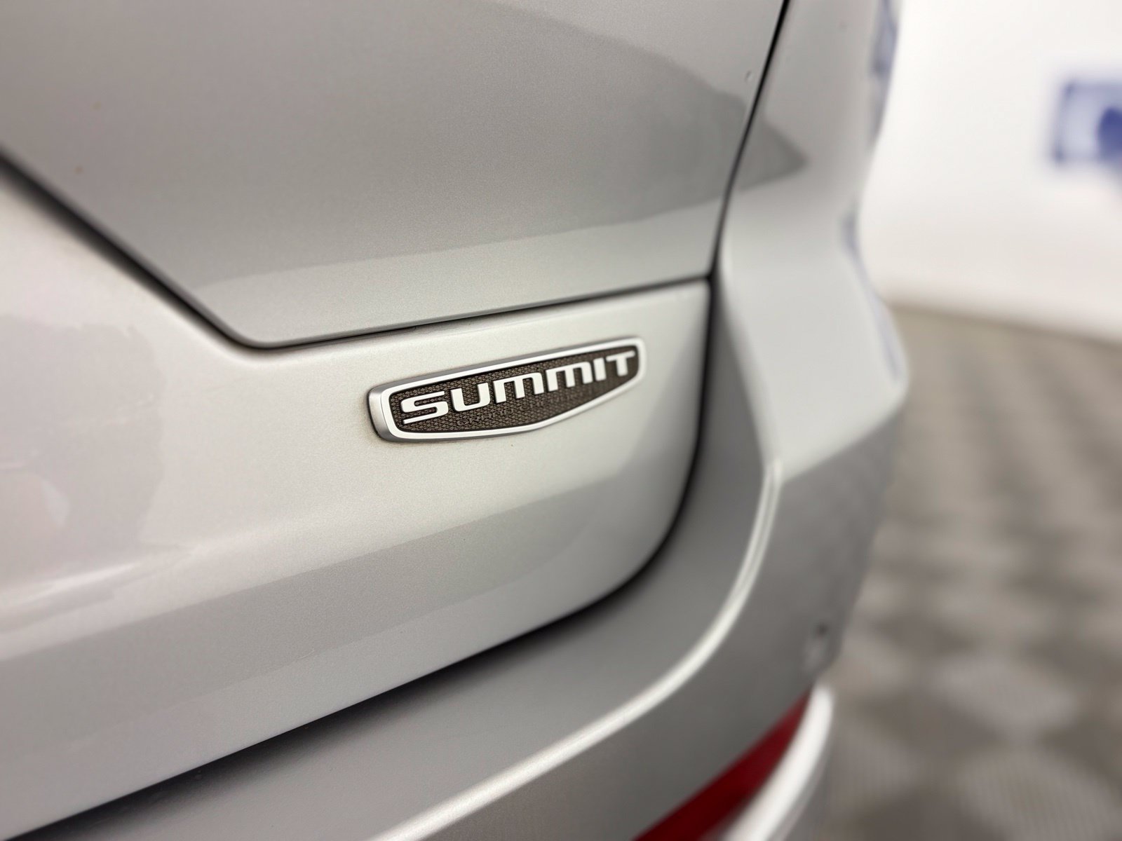 Used 2022 Jeep Grand Cherokee Summit AWD/4WD image 40