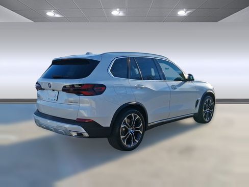 Used 2026 BMW X5 xDrive50e w/ Climate Comfort Package AWD/4WD image 8