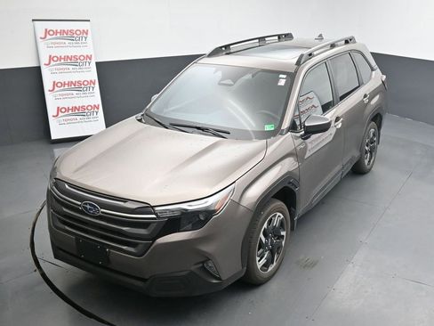 Used 2025 Subaru Forester Premium w/ Protection Package (1PH) image 12