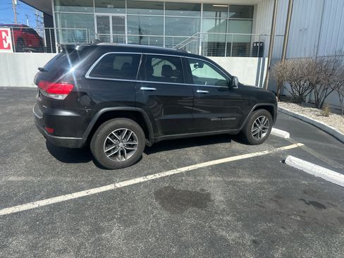 Used 2017 Jeep Grand Cherokee Limited image 4