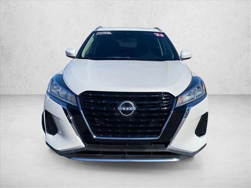 Used 2022 Nissan Kicks SV FWD image 2